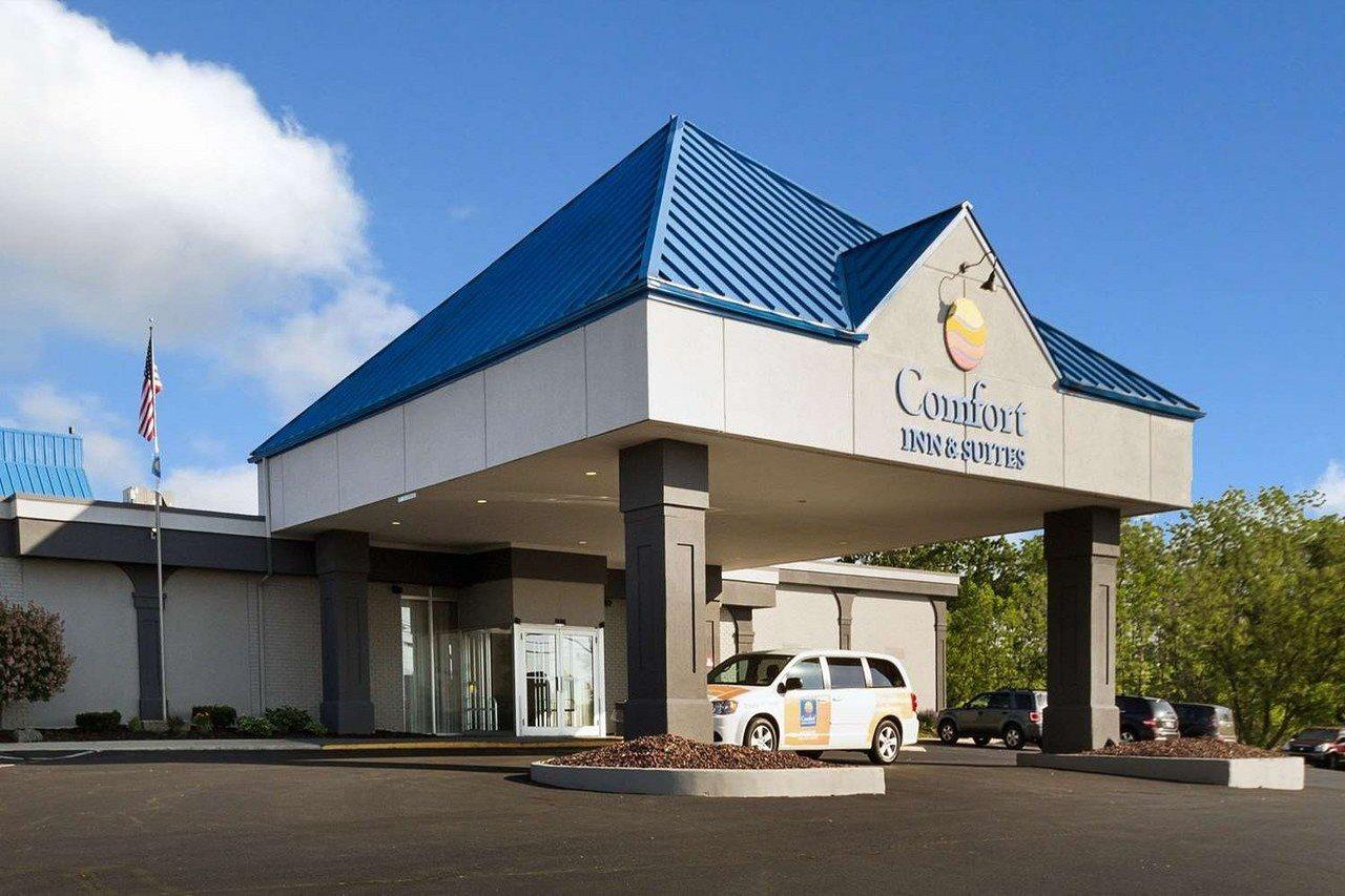 Comfort Inn & Suites Airport Syracuse Bagian luar foto